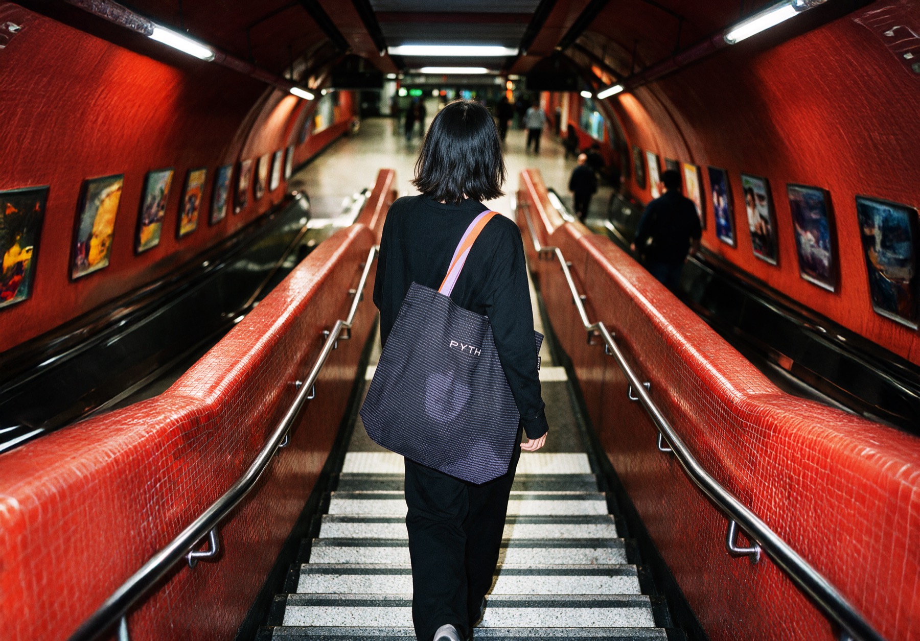 PYTH tote in underground station